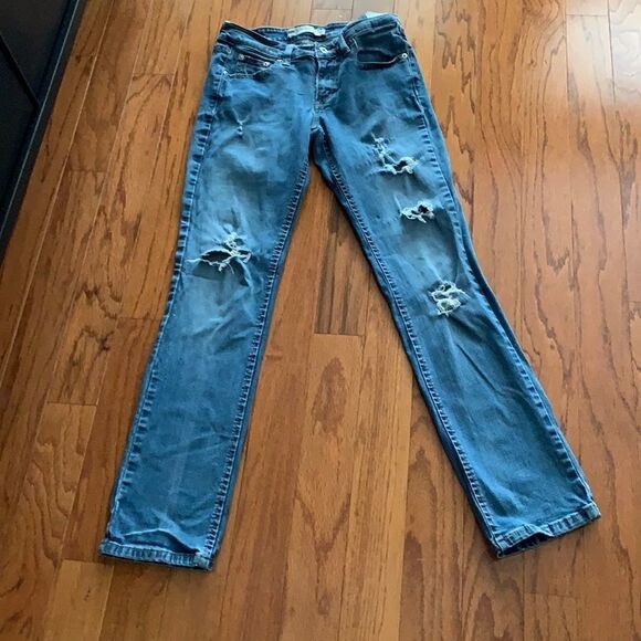Levi’s 518  Size 3 Distressed Jeans.  W26/L32 - Picture 1 of 9